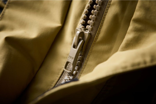 Detail hlavn�ho zipu bundy Geoff Anderson WS Basis