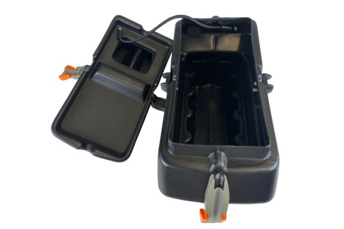 Kajak sonar pod konzolou vnit�n� prostor boxu