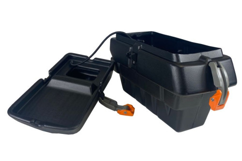 Kajak sonar pod konzolou detail vnit�n�ho prostoru